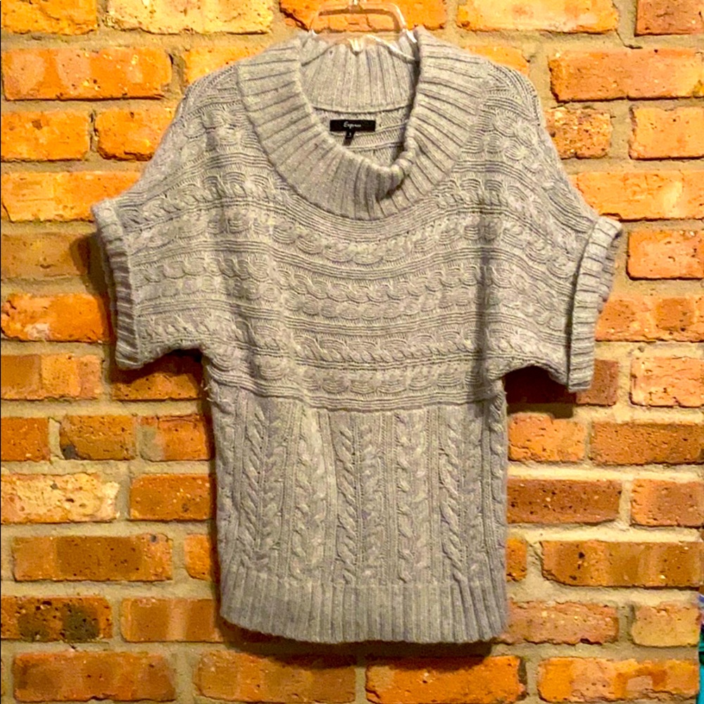 Express cable knit short sleeve grey sweater size L